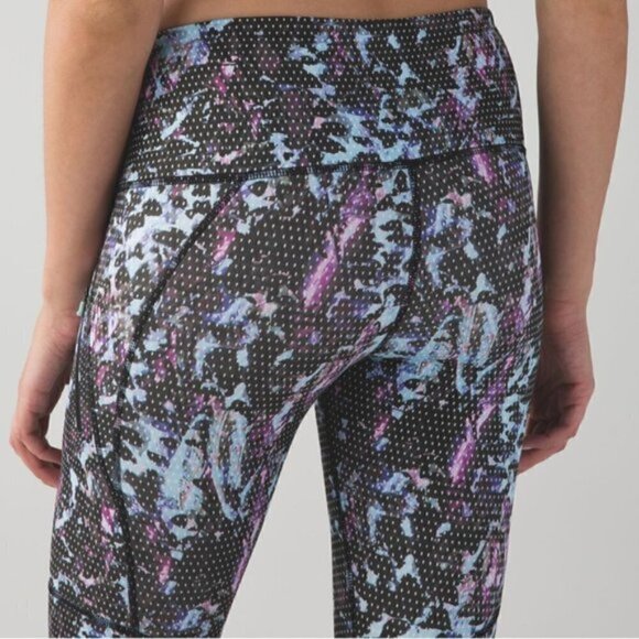 lululemon All Sport Crop Floral Sport Tranquil Blue Multi legging - Picture 4 of 10